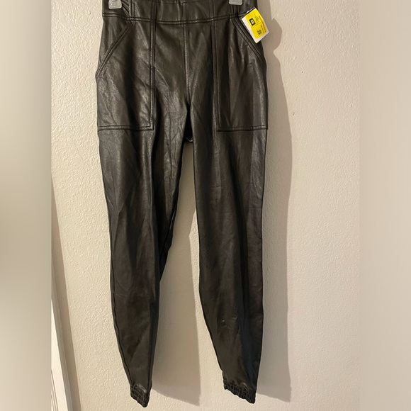 NWOT SPANX Faux Leather Jogger Pants - Picture 4 of 7
